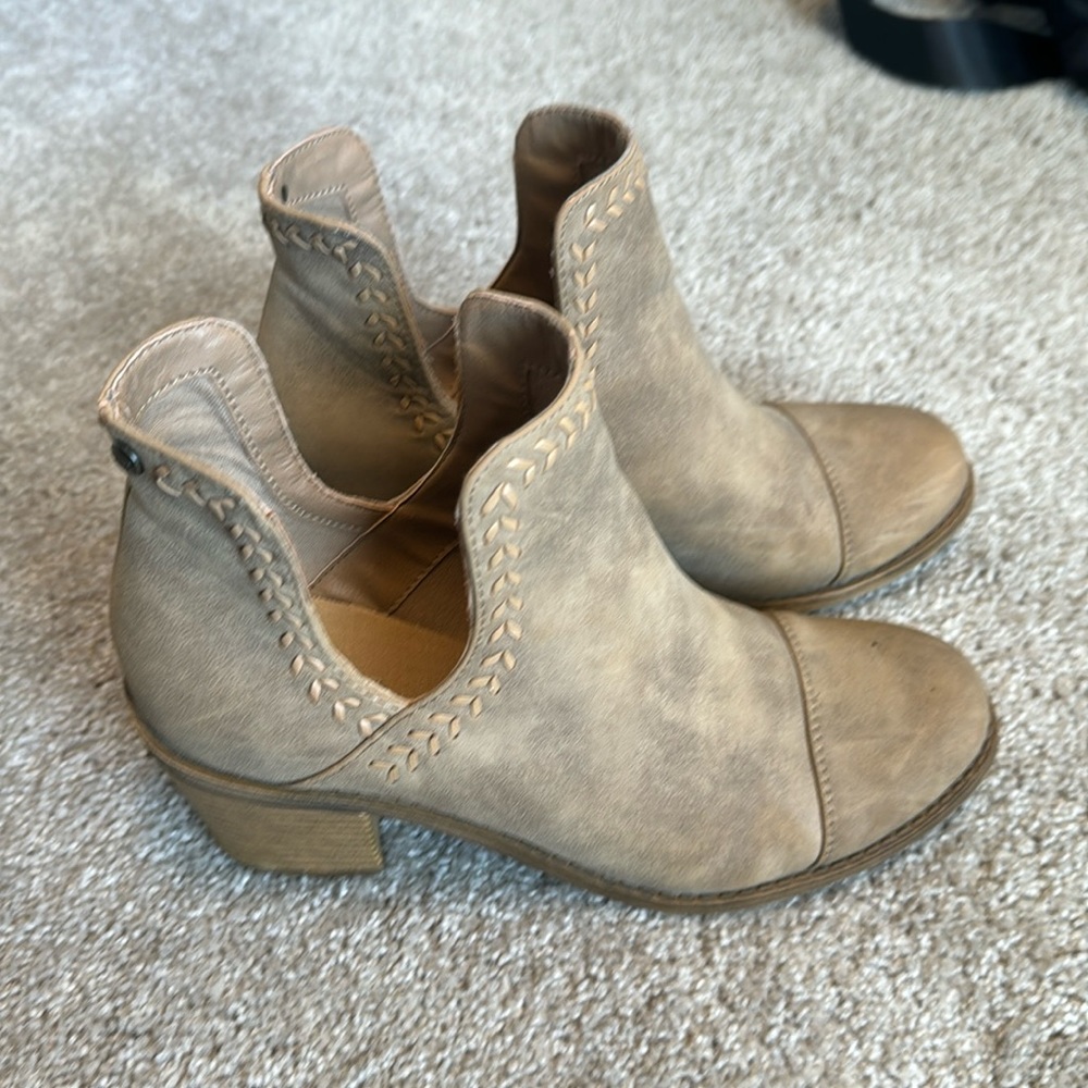 Roxy Boots